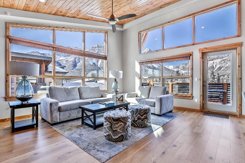 Tamarack Lodge By Spring Creek Vacations image