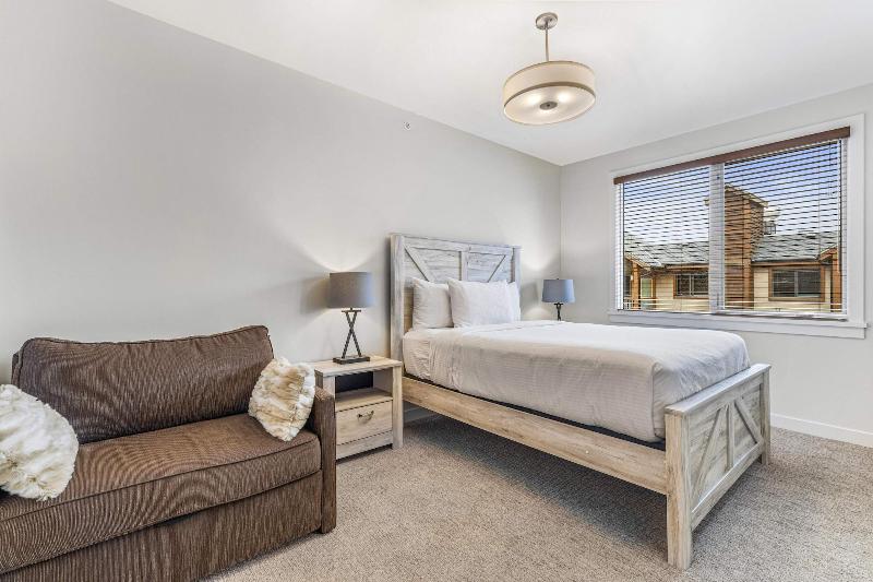 Tamarack Lodge By Spring Creek Vacations image
