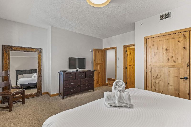 Tamarack Lodge By Spring Creek Vacations image