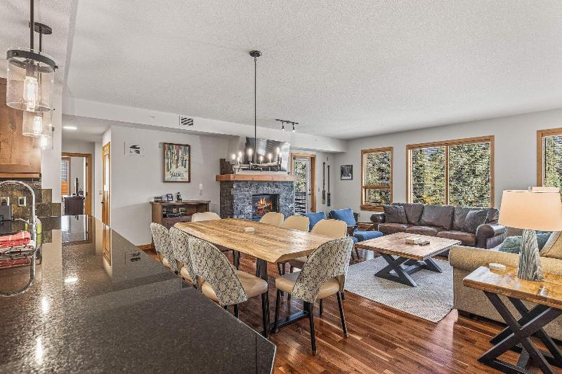 Tamarack Lodge By Spring Creek Vacations image