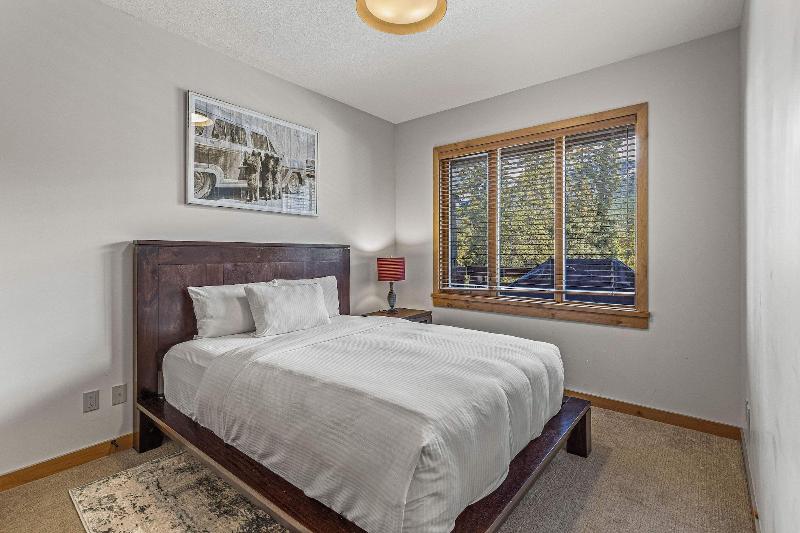 Tamarack Lodge By Spring Creek Vacations image
