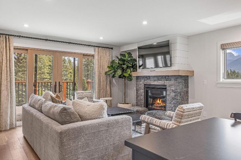 Tamarack Lodge By Spring Creek Vacations image