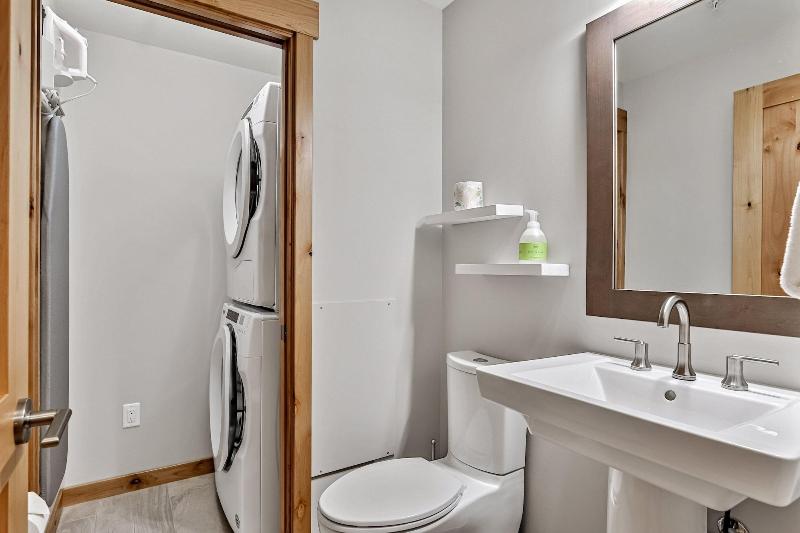 Tamarack Lodge By Spring Creek Vacations image