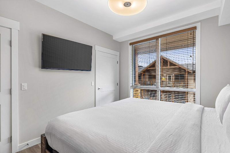Tamarack Lodge By Spring Creek Vacations image