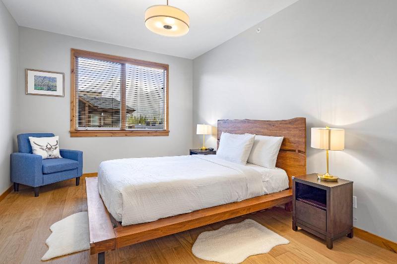 Tamarack Lodge By Spring Creek Vacations image