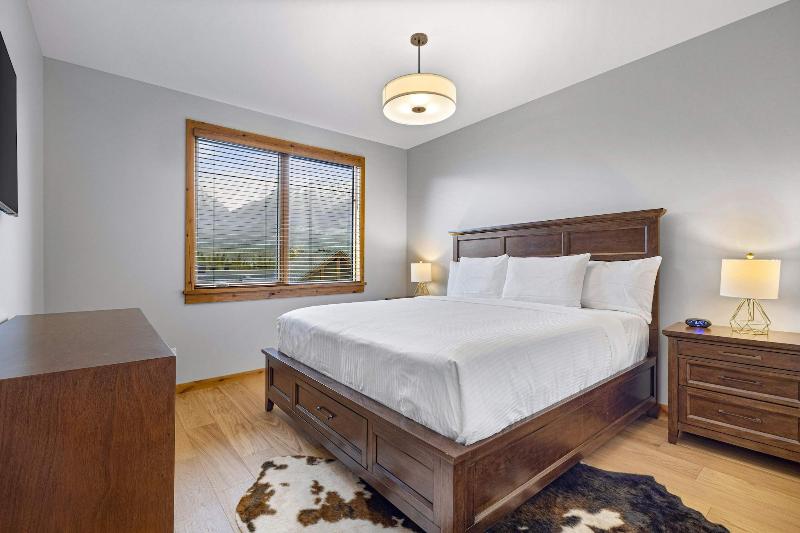 Tamarack Lodge By Spring Creek Vacations image