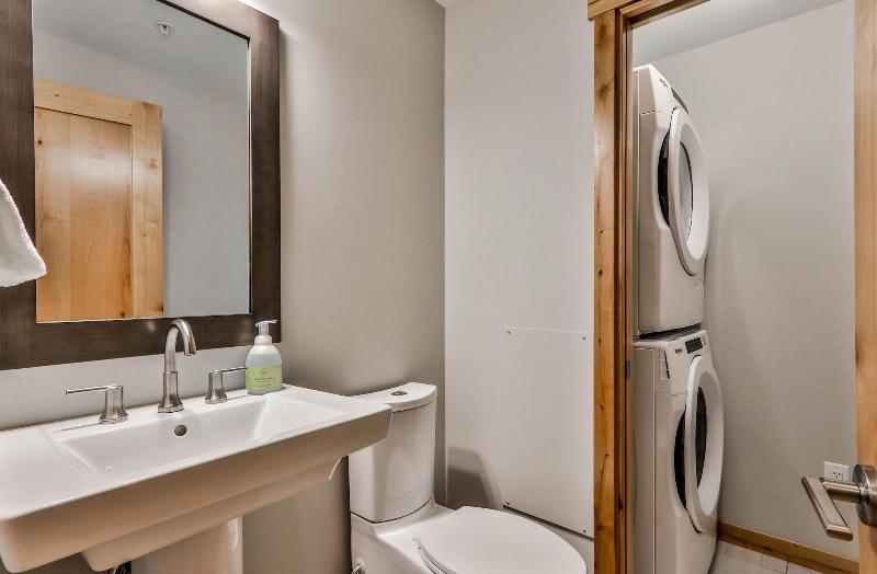 Tamarack Lodge By Spring Creek Vacations image