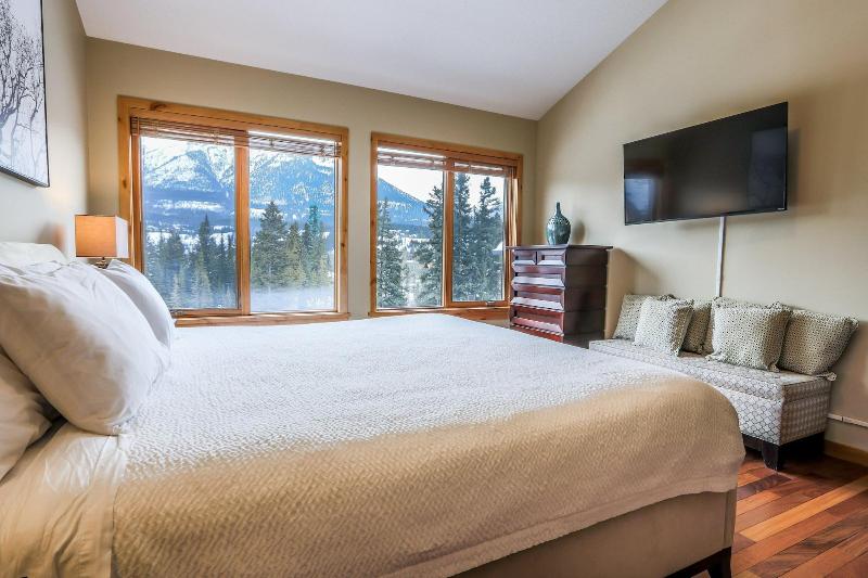 Tamarack Lodge By Spring Creek Vacations image