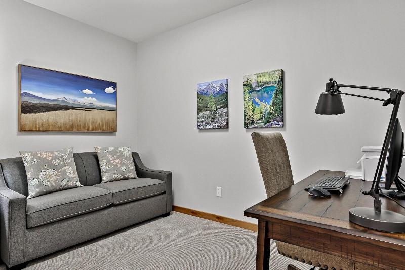 Tamarack Lodge By Spring Creek Vacations image