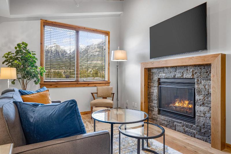 Tamarack Lodge By Spring Creek Vacations image