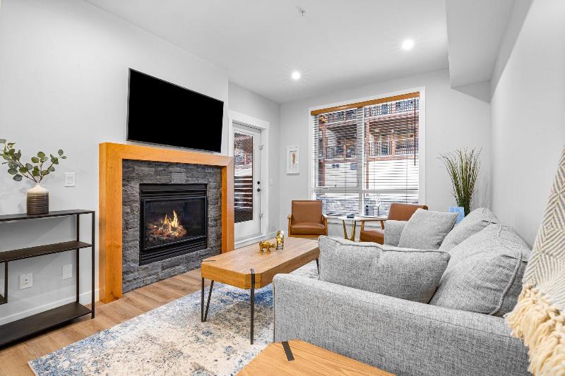 Tamarack Lodge By Spring Creek Vacations image