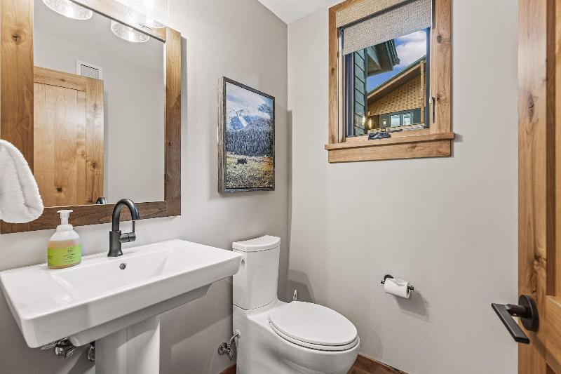 Tamarack Lodge By Spring Creek Vacations image