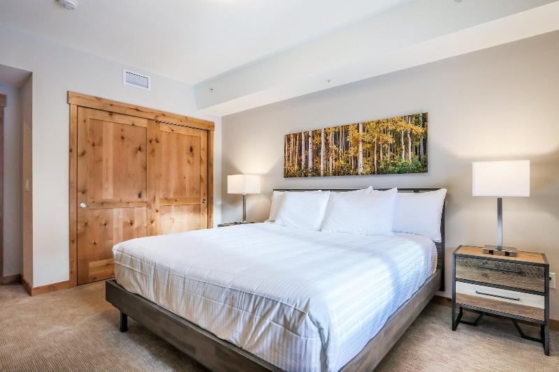 Tamarack Lodge By Spring Creek Vacations image