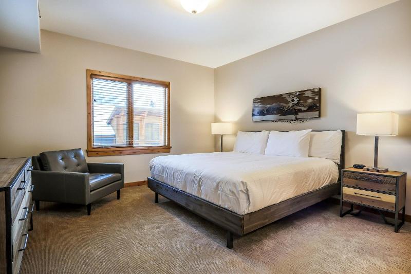 Tamarack Lodge By Spring Creek Vacations image