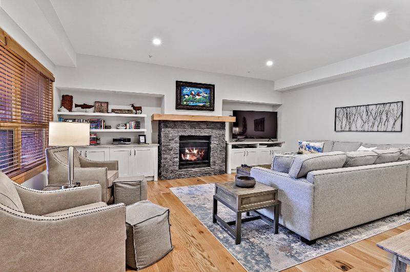 Tamarack Lodge By Spring Creek Vacations image