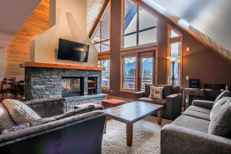 Tamarack Lodge By Spring Creek Vacations image