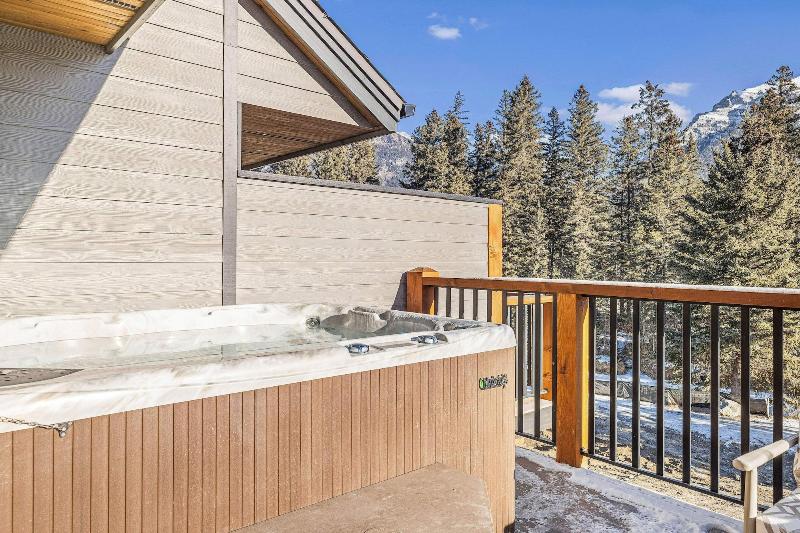 Tamarack Lodge By Spring Creek Vacations image