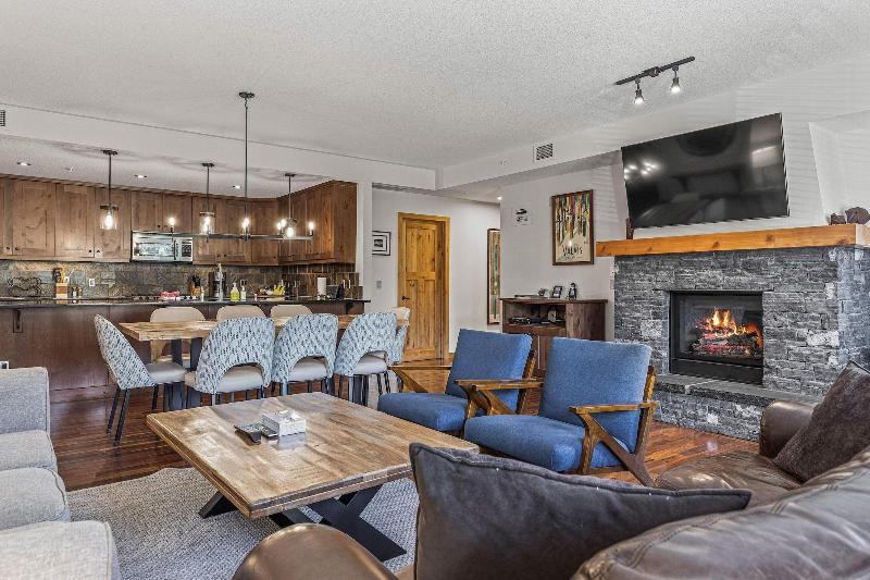 Tamarack Lodge By Spring Creek Vacations image