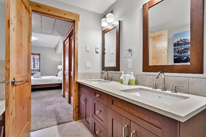 Tamarack Lodge By Spring Creek Vacations image