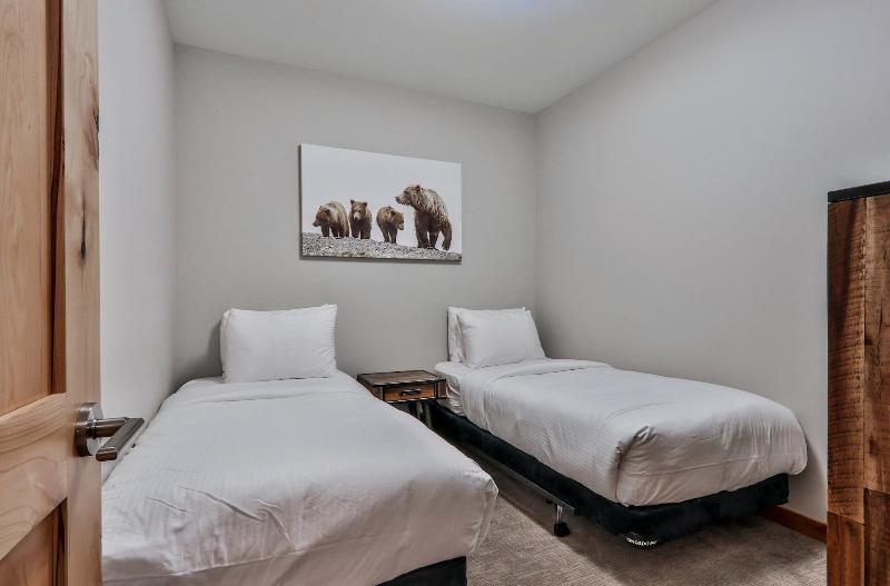 Tamarack Lodge By Spring Creek Vacations image