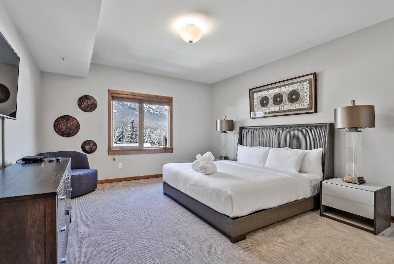 Tamarack Lodge By Spring Creek Vacations image