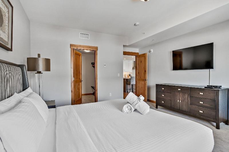 Tamarack Lodge By Spring Creek Vacations image