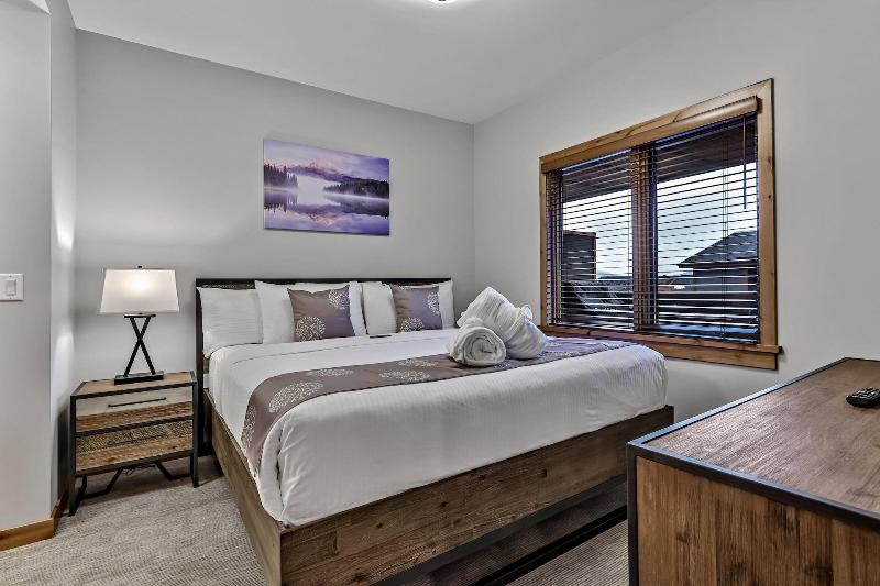 Tamarack Lodge By Spring Creek Vacations image