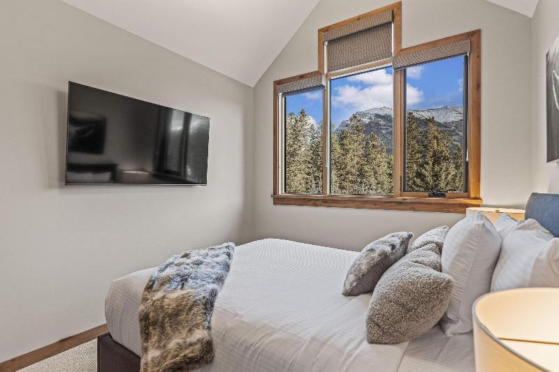 Tamarack Lodge By Spring Creek Vacations image