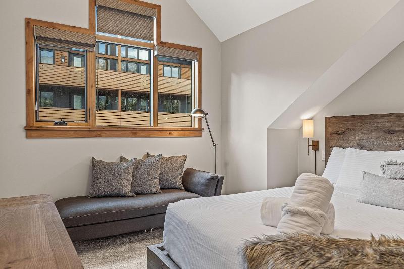 Tamarack Lodge By Spring Creek Vacations image