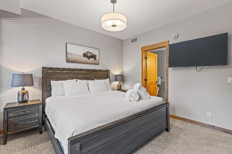 Tamarack Lodge By Spring Creek Vacations image