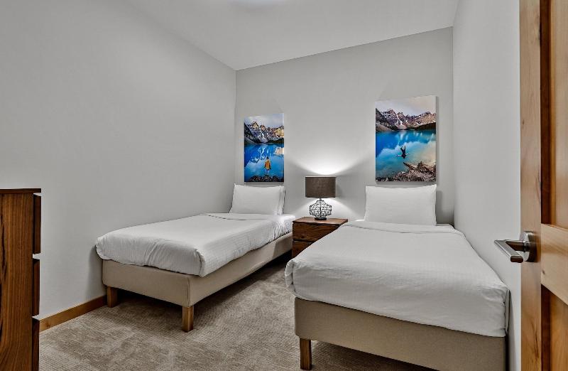 Tamarack Lodge By Spring Creek Vacations image