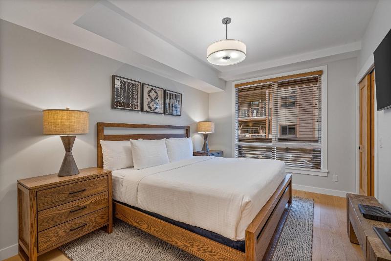 Tamarack Lodge By Spring Creek Vacations image