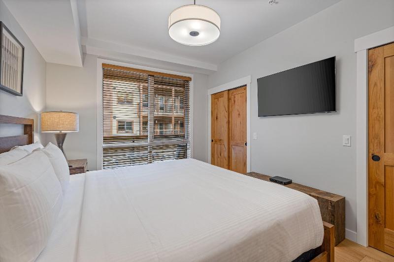 Tamarack Lodge By Spring Creek Vacations image