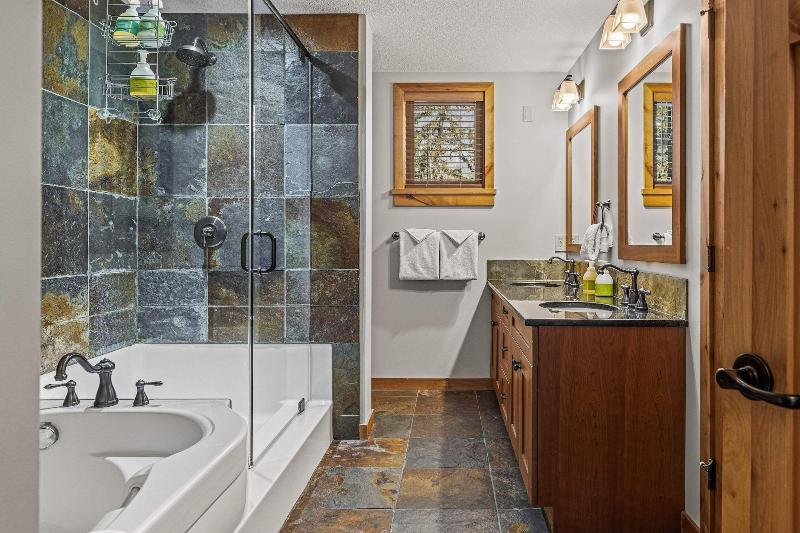 Tamarack Lodge By Spring Creek Vacations image