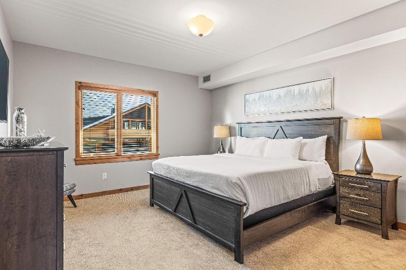 Tamarack Lodge By Spring Creek Vacations image