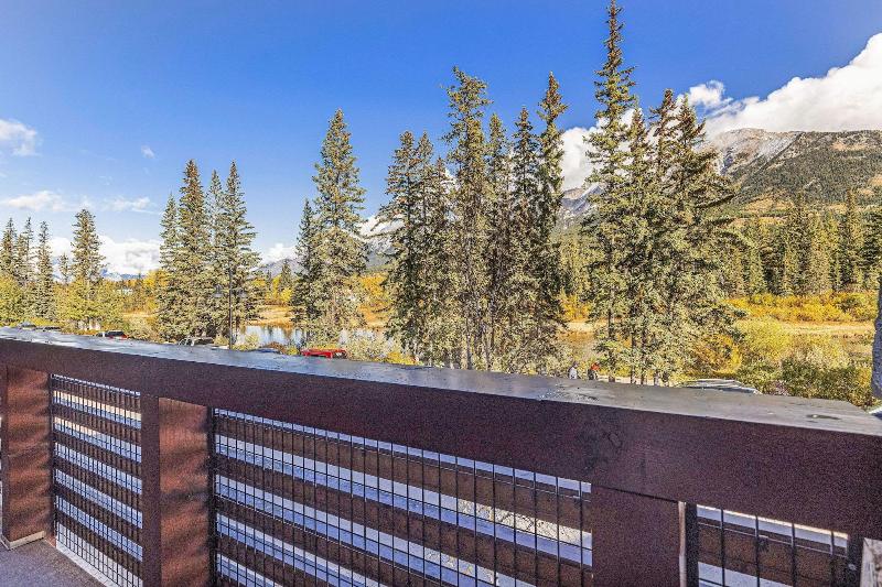 Tamarack Lodge By Spring Creek Vacations image