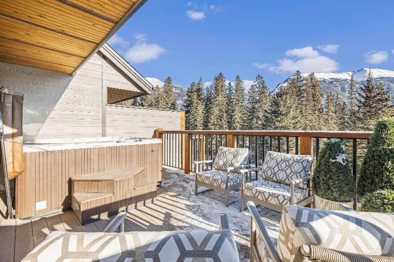 Tamarack Lodge By Spring Creek Vacations image