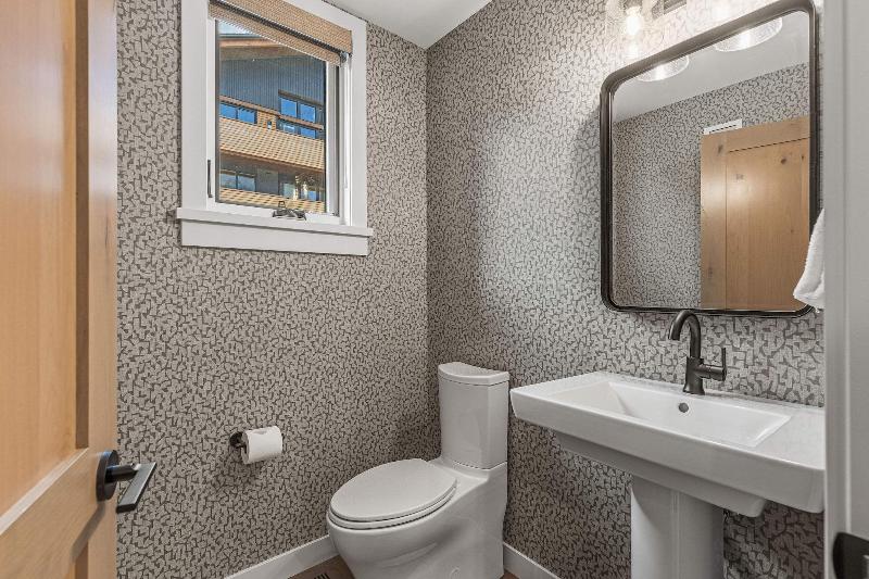 Tamarack Lodge By Spring Creek Vacations image