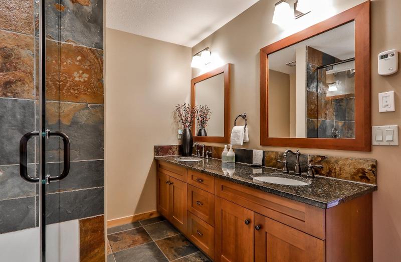 Tamarack Lodge By Spring Creek Vacations image