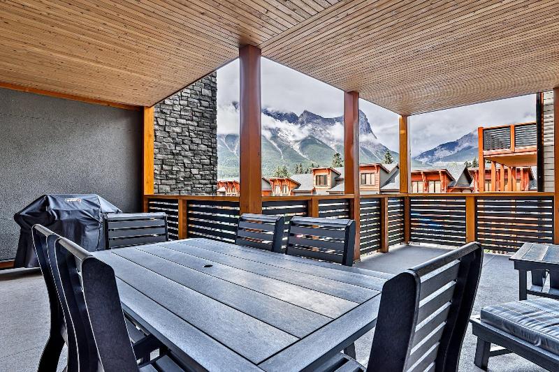Tamarack Lodge By Spring Creek Vacations image