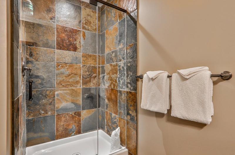 Tamarack Lodge By Spring Creek Vacations image