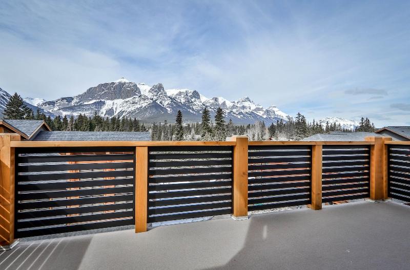 Tamarack Lodge By Spring Creek Vacations image