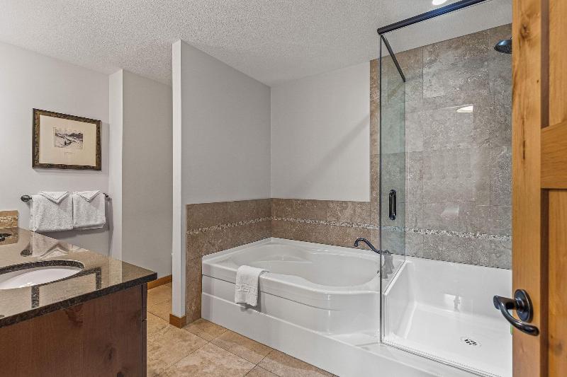 Tamarack Lodge By Spring Creek Vacations image