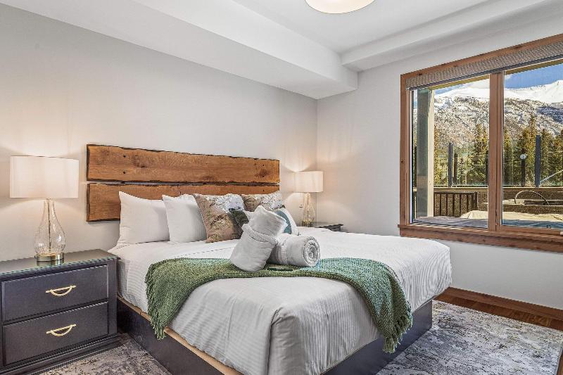 Tamarack Lodge By Spring Creek Vacations image