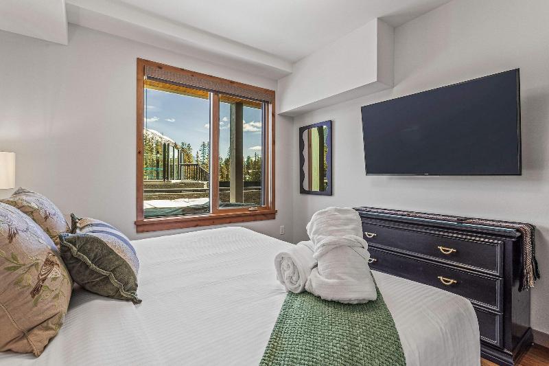 Tamarack Lodge By Spring Creek Vacations image