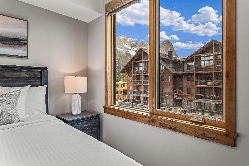 Tamarack Lodge By Spring Creek Vacations image