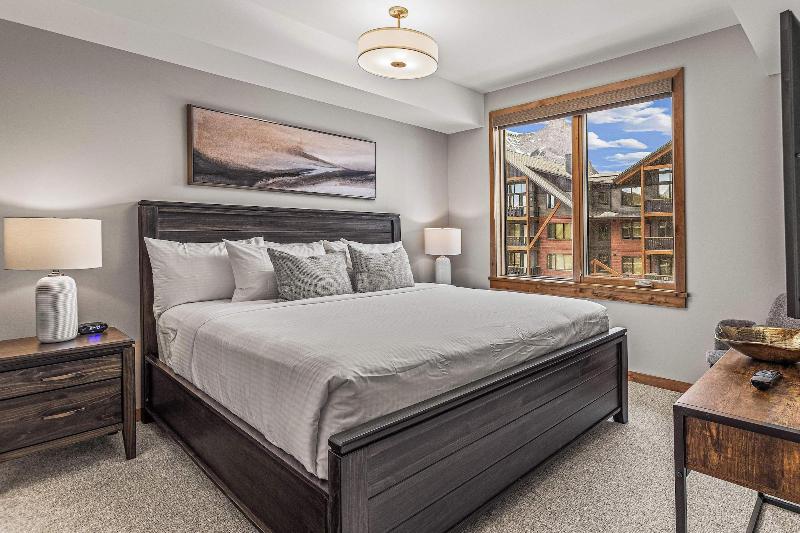 Tamarack Lodge By Spring Creek Vacations image