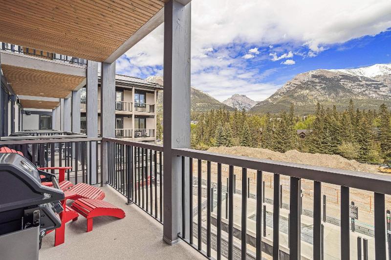 Tamarack Lodge By Spring Creek Vacations image