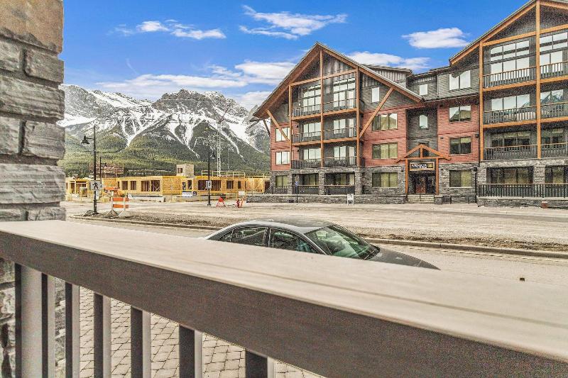 Tamarack Lodge By Spring Creek Vacations image