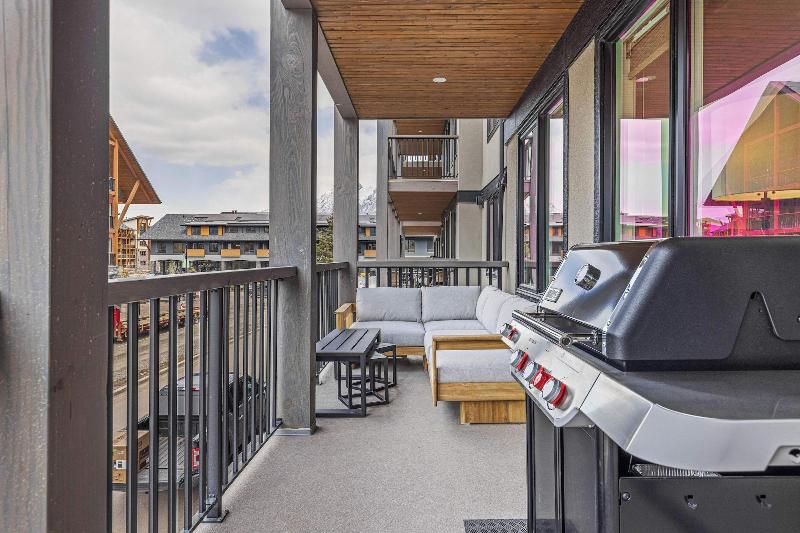 Tamarack Lodge By Spring Creek Vacations image